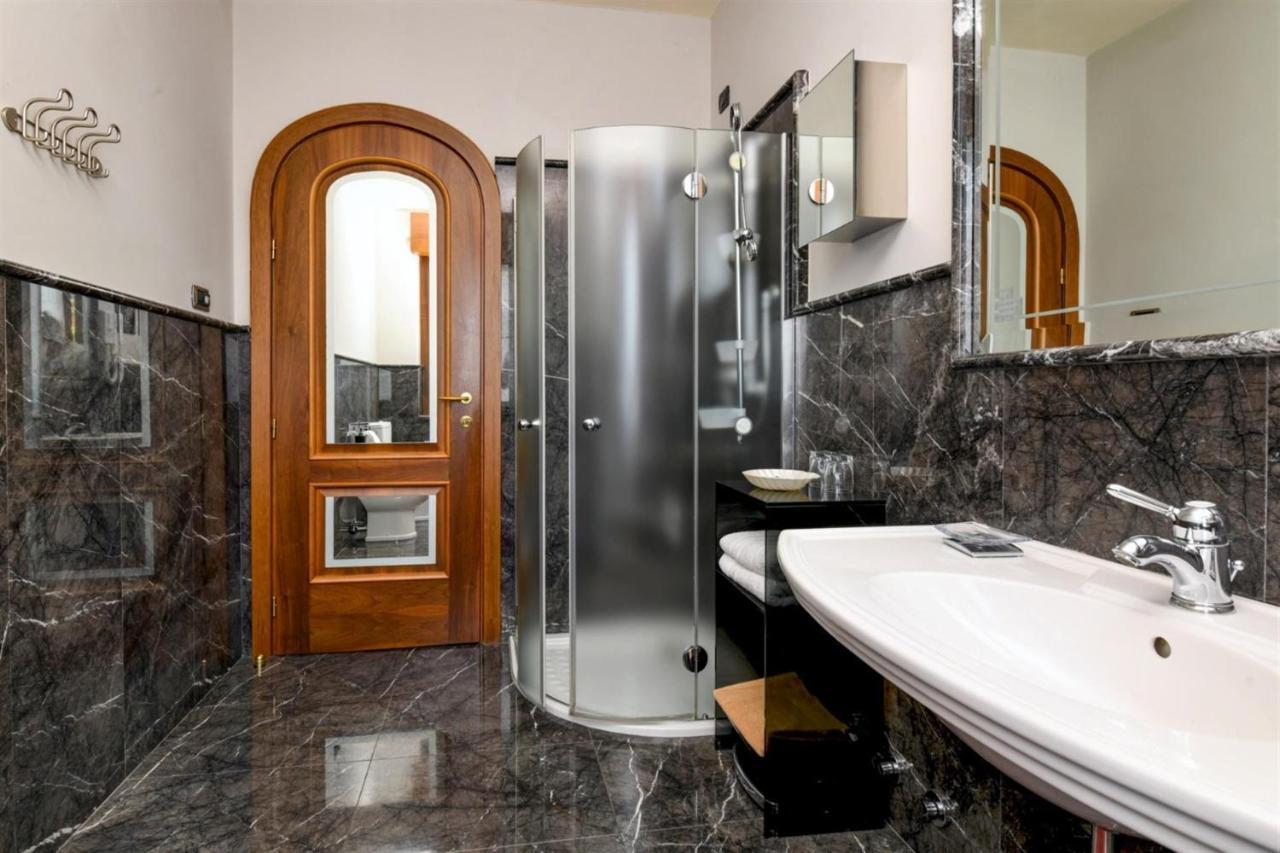 Private Luxury Villa With Pool Moniga del Garda Exteriör bild
