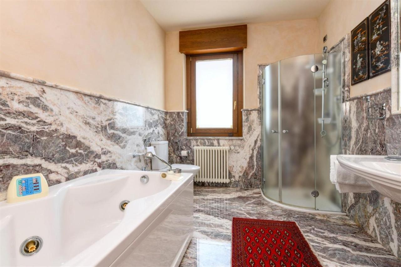 Private Luxury Villa With Pool Moniga del Garda Exteriör bild