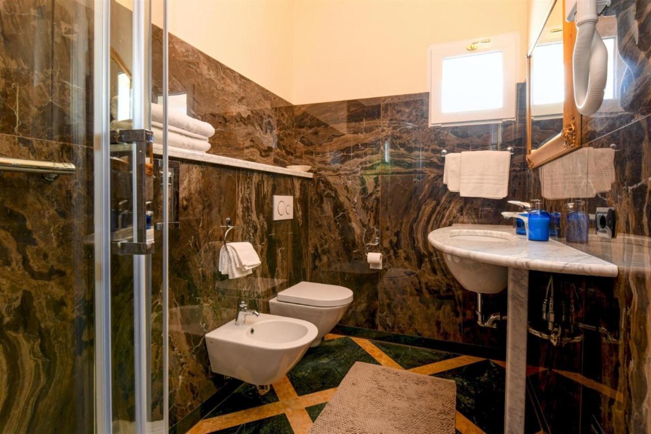 Private Luxury Villa With Pool Moniga del Garda Exteriör bild