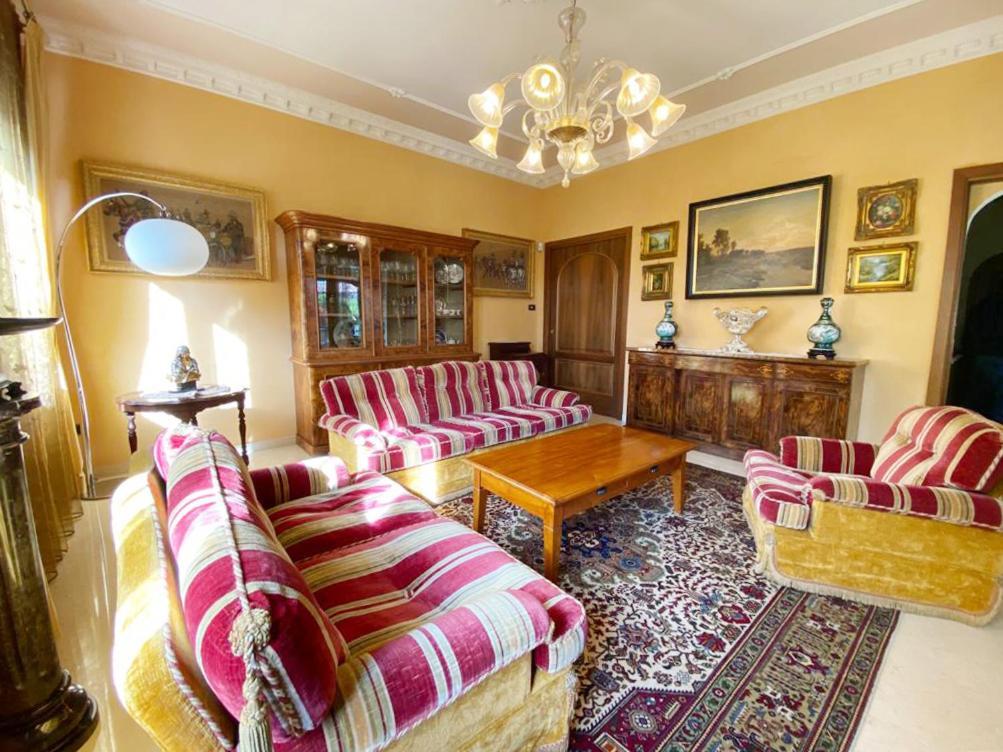 Private Luxury Villa With Pool Moniga del Garda Exteriör bild