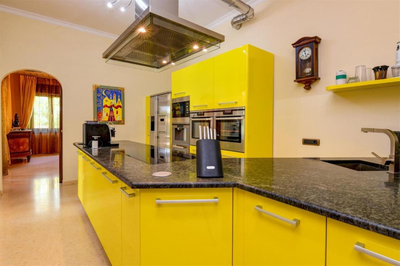 Private Luxury Villa With Pool Moniga del Garda Exteriör bild