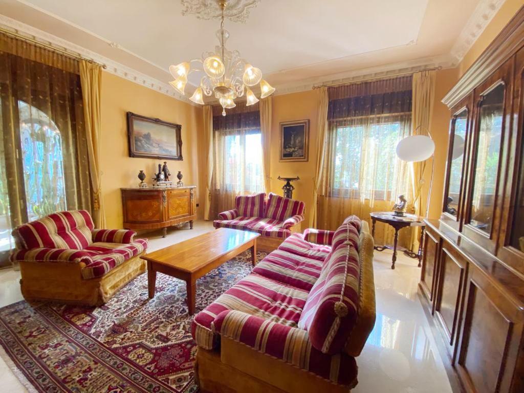 Private Luxury Villa With Pool Moniga del Garda Exteriör bild