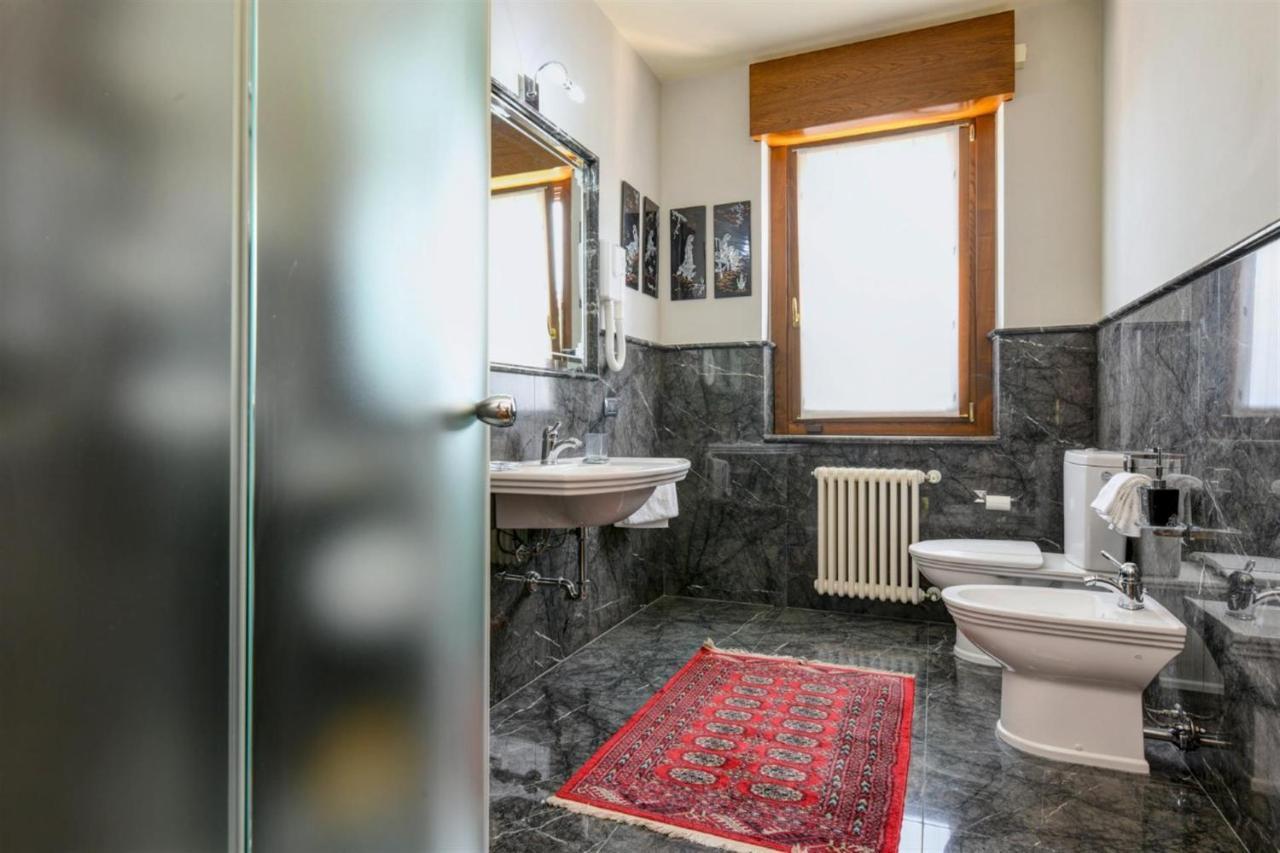 Private Luxury Villa With Pool Moniga del Garda Exteriör bild