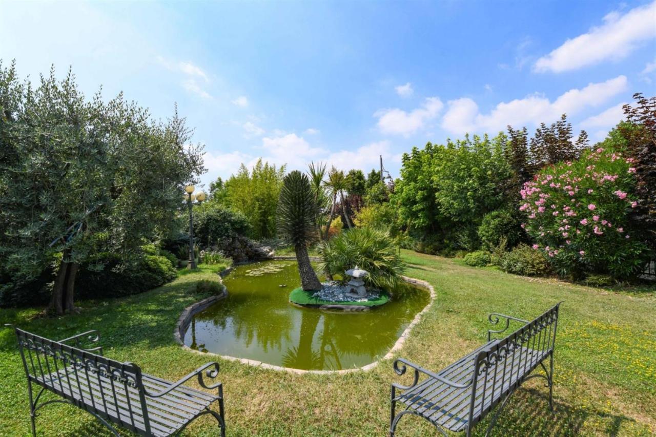 Private Luxury Villa With Pool Moniga del Garda Exteriör bild