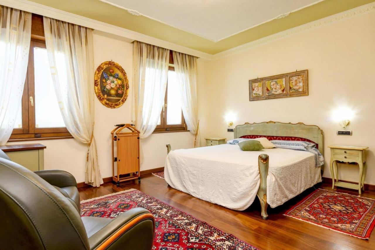 Private Luxury Villa With Pool Moniga del Garda Exteriör bild